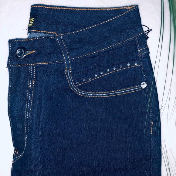 43 ’’ long straight dark blue jean pants. - Picture 4 of 8